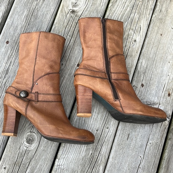 Miss Sixty cognac leather boots with button detail - Picture 5 of 11